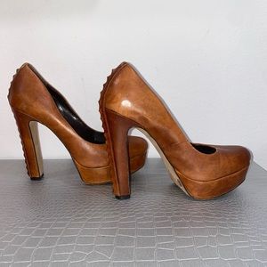 Tan Vince Camuto heels size 7